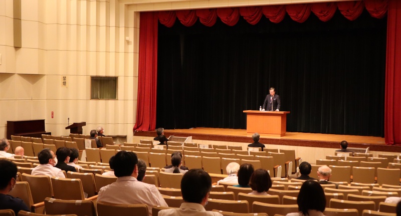 就任挨拶の様子