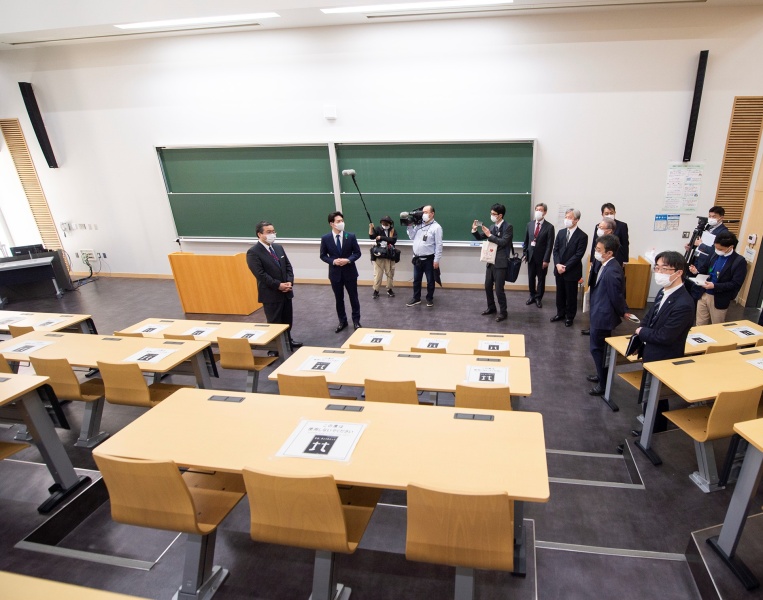 講義室視察