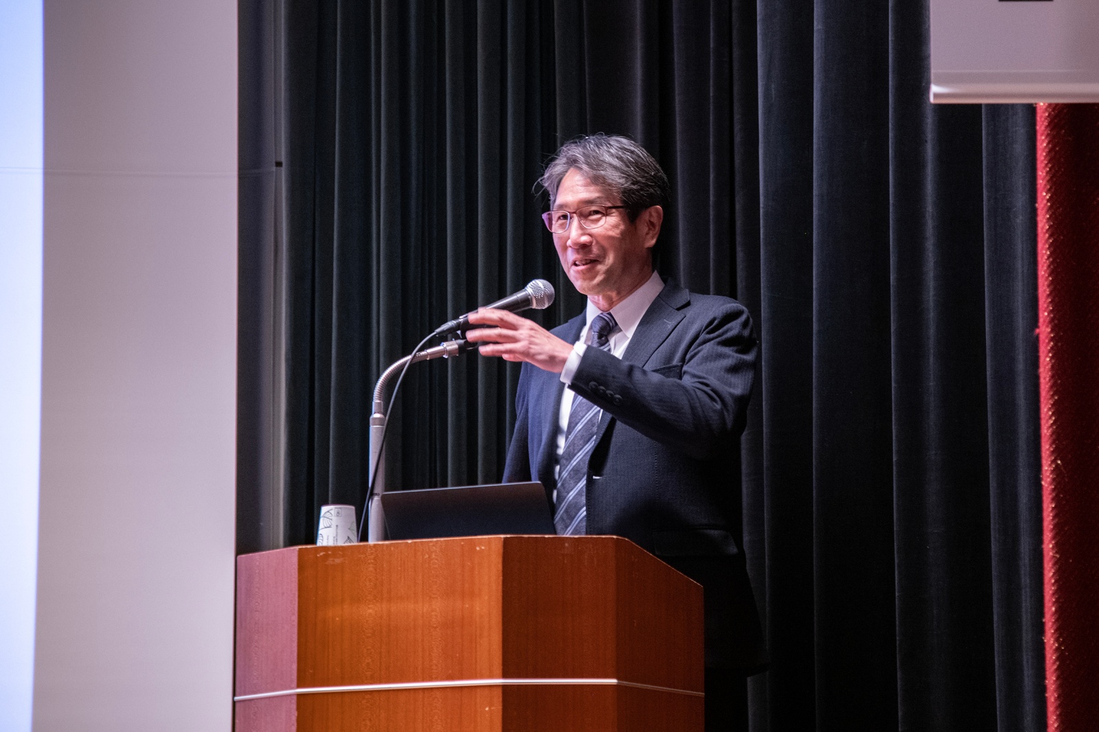 《講演》金岡 恒治 先生（早稲田大学スポーツ科学学術院教授）