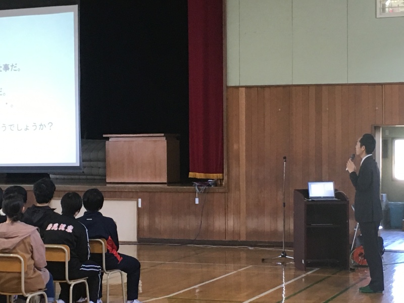岩見沢東高校での講話の様子