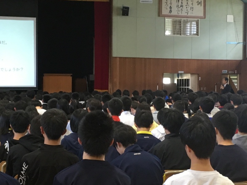 岩見沢東高校での講話の様子