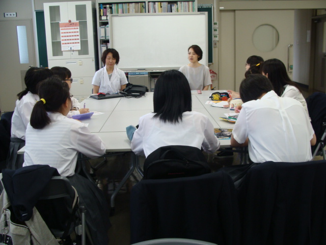 大学見学学習　　看護学科：上田准教授、岡崎助教