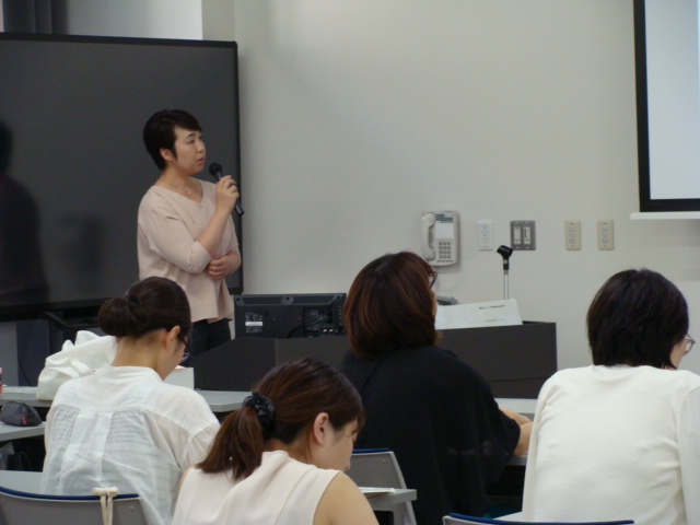 研修2（札幌医科大学附属病院産科周産期科　長橋由香里　副看護師長）の様子