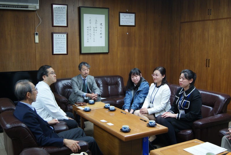 学長との懇談の様子