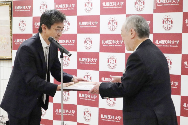 感謝状贈呈の様子
