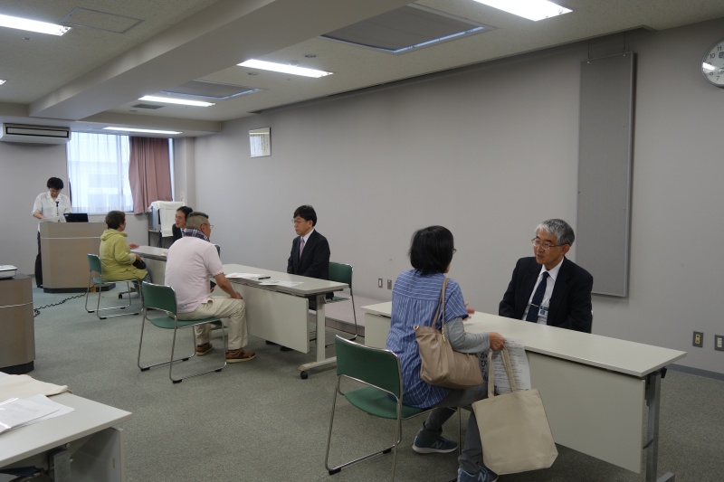 講演後の「相談コーナー」の様子