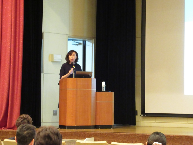 上田泉教授による講演の様子