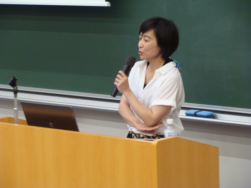 井上　麻美氏の講演の様子