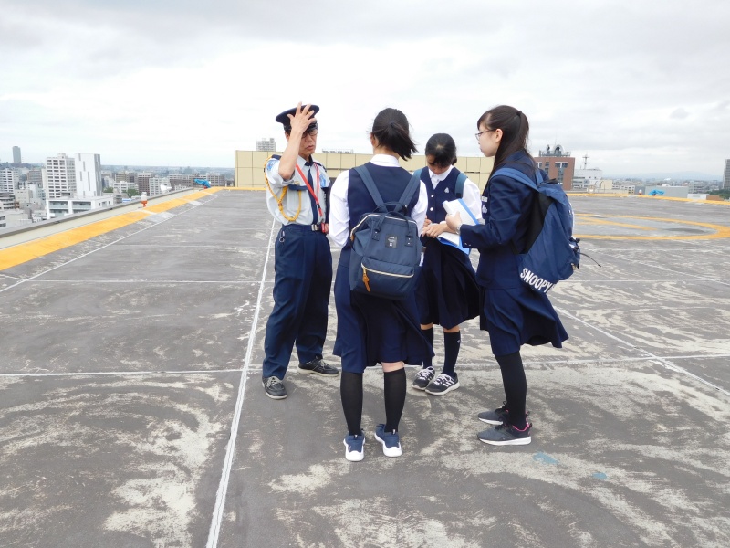 大学見学学習　ヘリポート見学