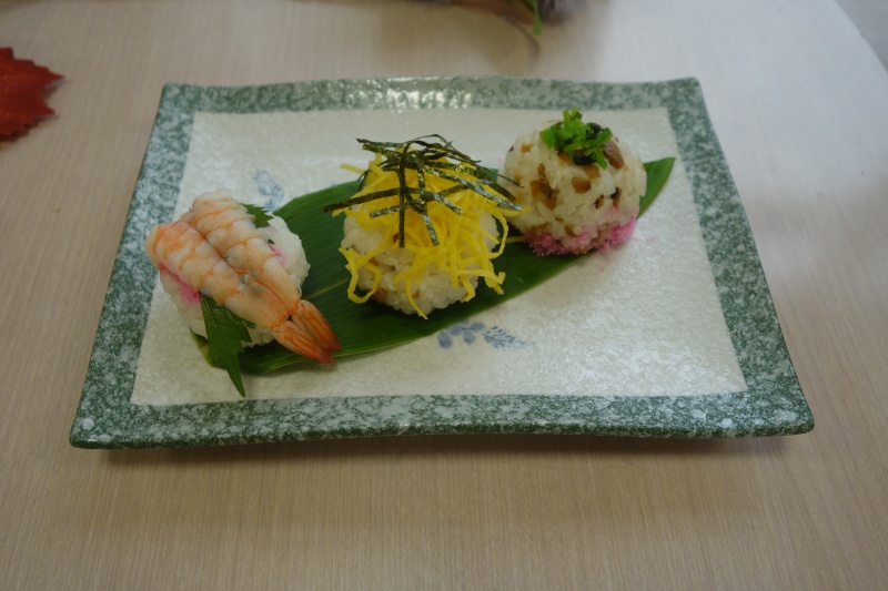 見た目にも華やかな「手まり寿司」