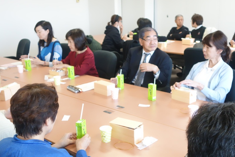 懇談の様子（萩原副院長）