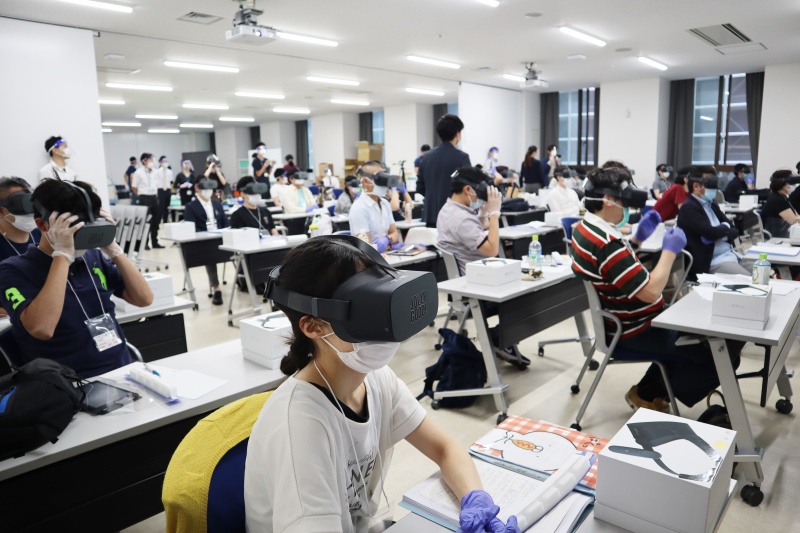 ECMO　トレーニングVRを使用した講習