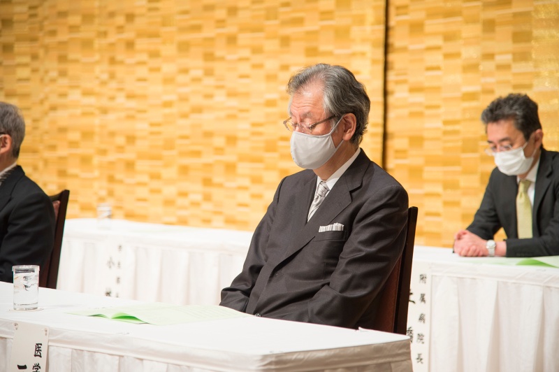 三浦哲嗣医学部長