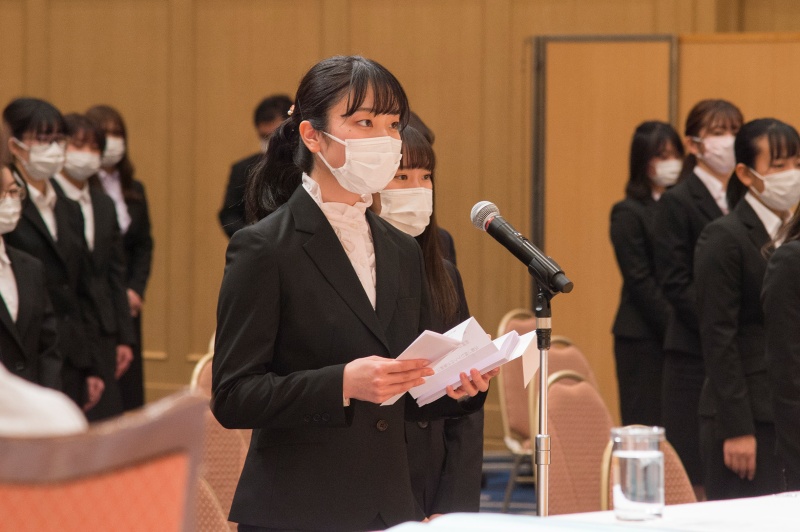 保健医療学部新入生による宣誓
