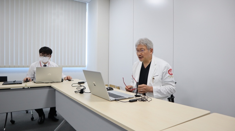 講演の様子（消化器内科学講座　仲瀬教授）