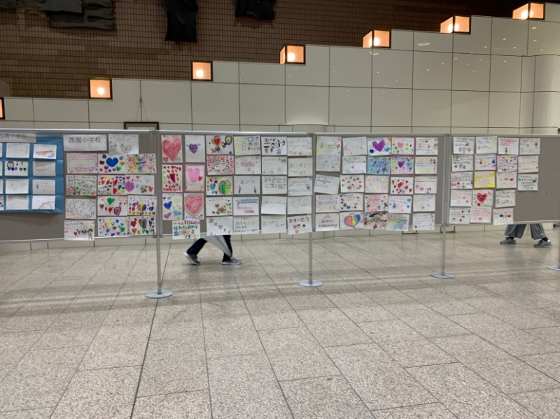 札幌サンプラザ　1階ふれあい広場（展示期間：8月18日から9月20日まで掲示（10：00～16：00）