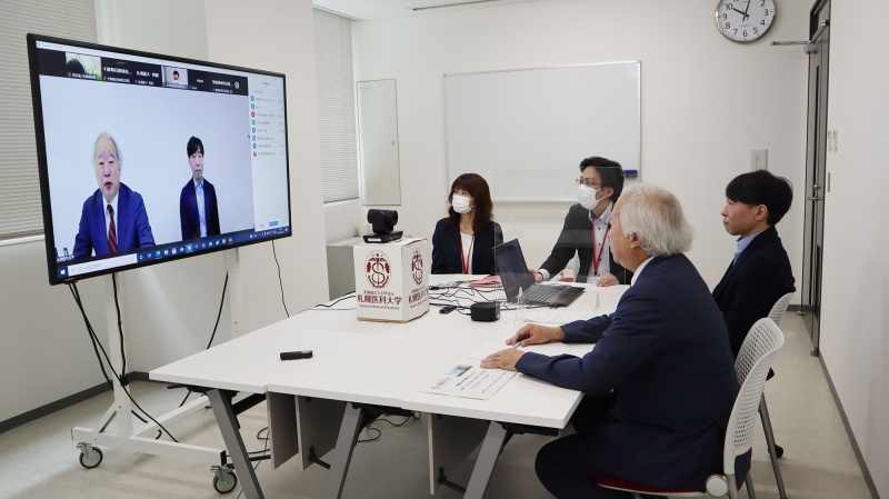 オンライン記者会見の様子