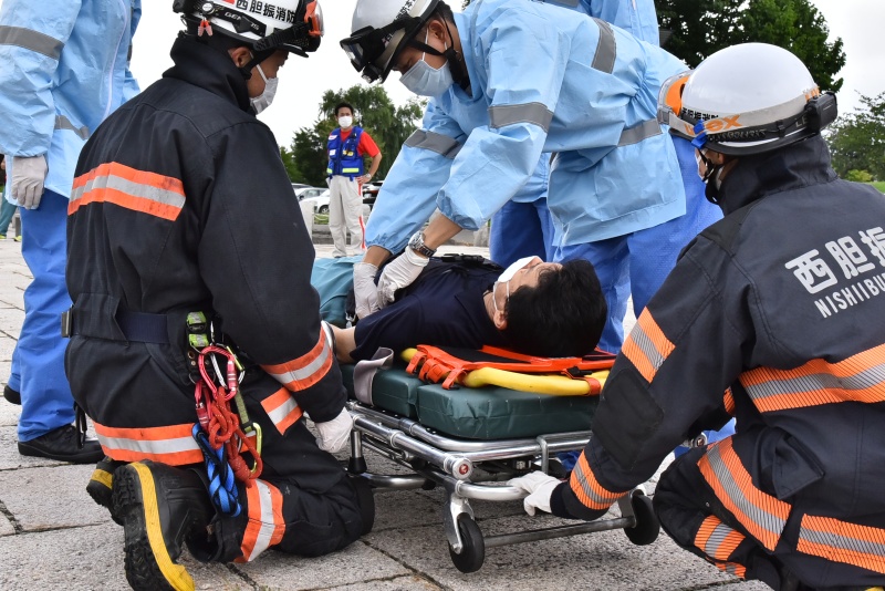 「消防が要救助者を搬送」