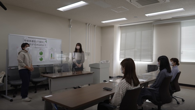 「臓器移植に関する討論会の様子」
