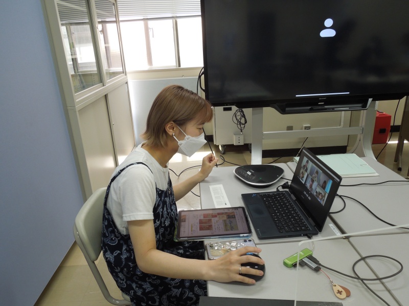 在学生との交流の様子