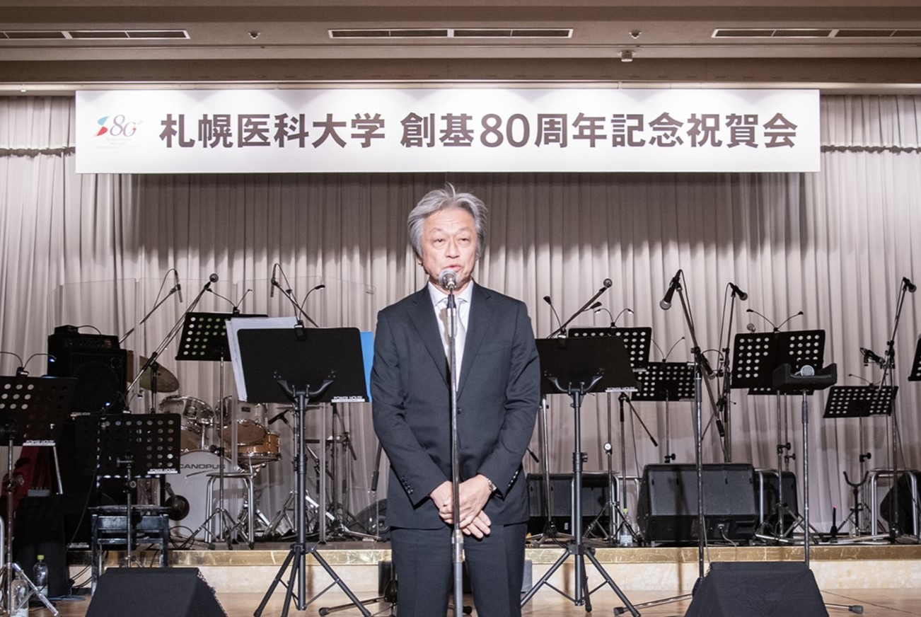 秦　史壯後援会長の発声による開宴