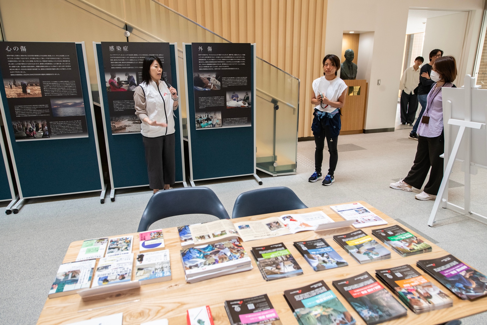 国境なき医師団様による企画展「エンドレスジャーニー展」の様子