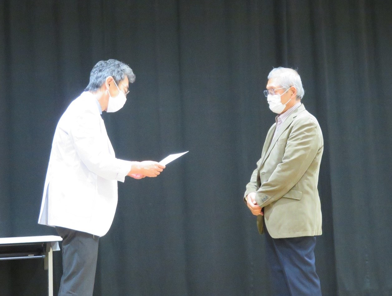 ボランティア感謝状贈呈式での表彰の様子