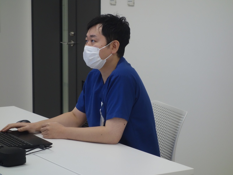 放射線部　中西主査による「MRI体幹部受信コイルサポート台」等3つのニーズ発表