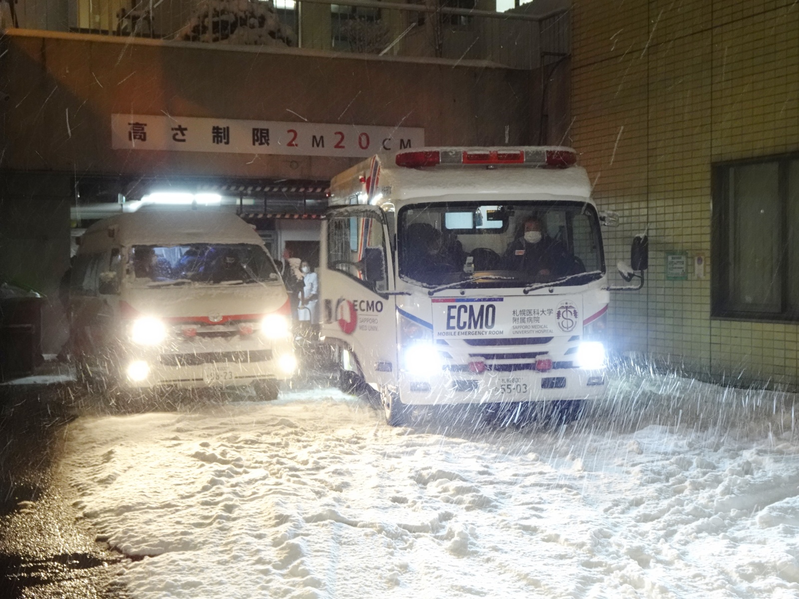 雪の中を出発 