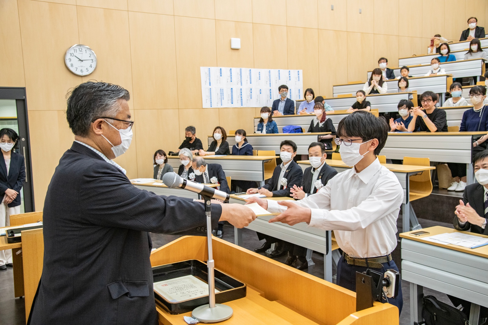 市長賞・教育長賞の授与