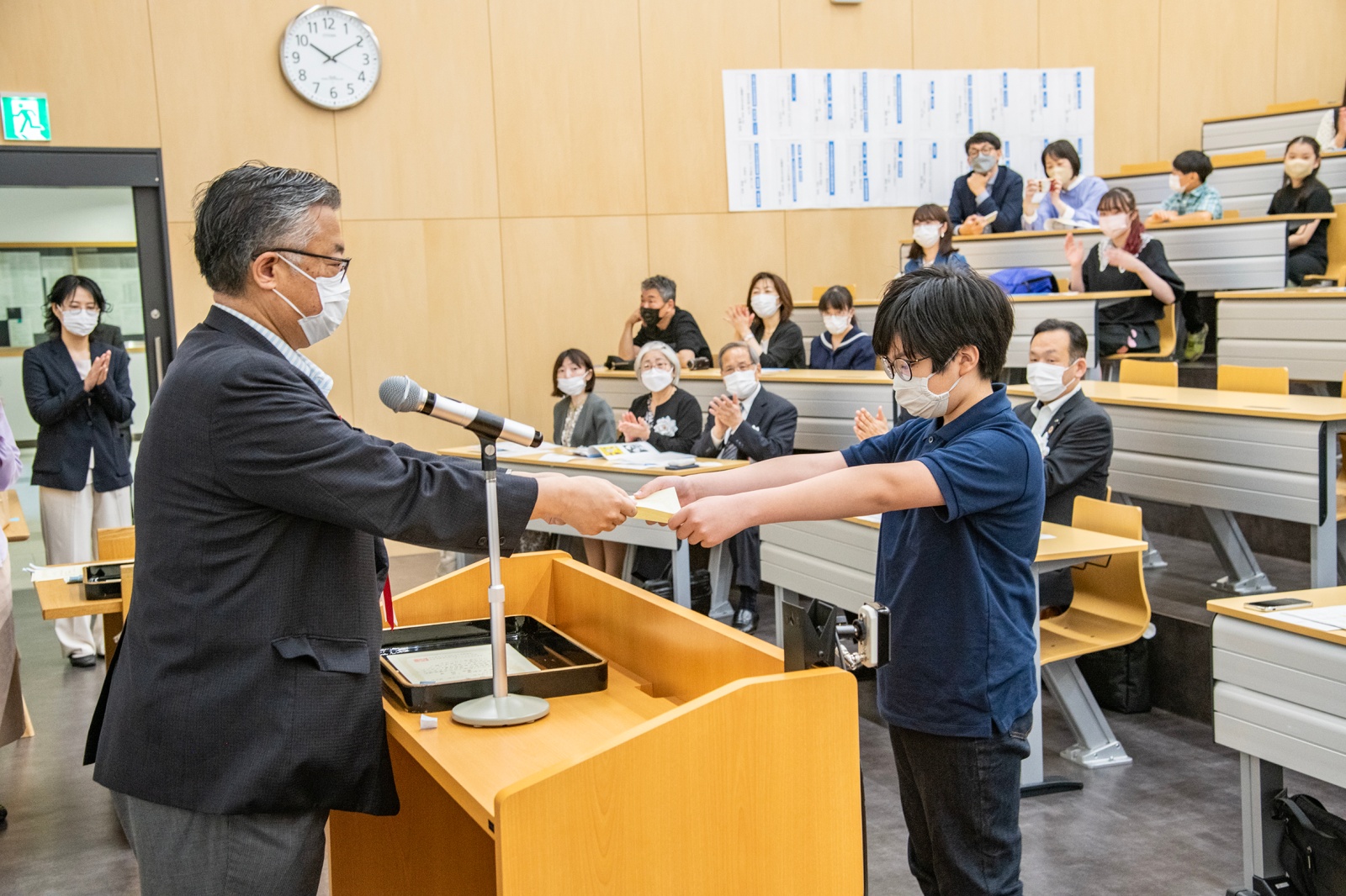市長賞・教育長賞の授与