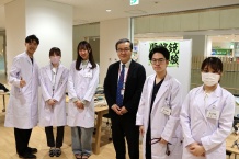 写真2　医学展にて（2）