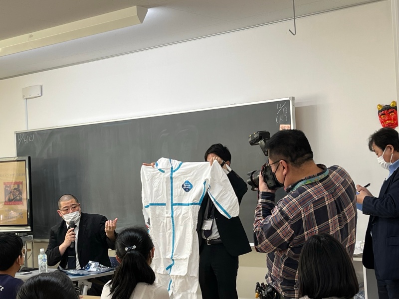 札幌市保健所　岬　様の講義④　取材の様子